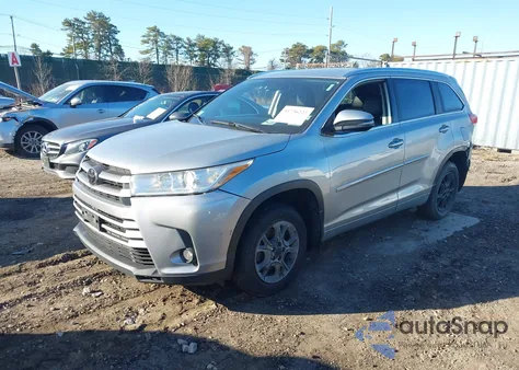 2018 Toyota Highlander Xle z USA, uszkodzony, nr VIN 5TDJZRFH2JS880970